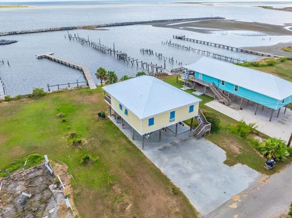 227 W Central Ave, Grand Isle, LA 70358