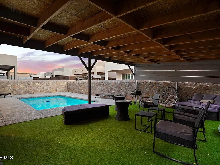 12308 Desert Heights Ct — Photo 28