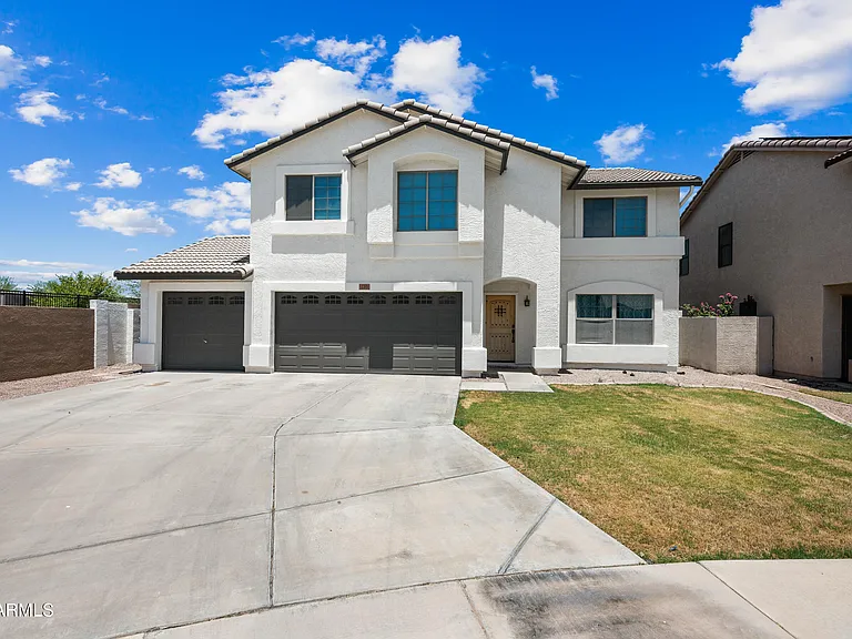 210 E Jasper Ct — Photo 1