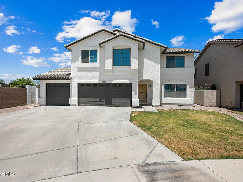 210 E Jasper Ct