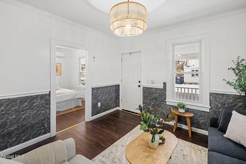 5th image of 36 Edenburg Avenue