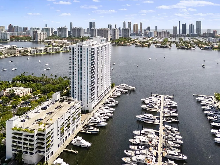 17301 Biscayne Blvd #2009 — Photo 31