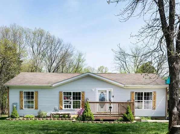 8400 Ridge Dr, Hillsboro, MO 63050