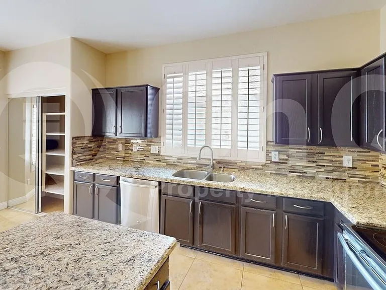3211 E Behrend Dr — Photo 4