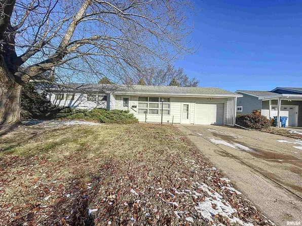 469 28th Ave, East Moline, IL 61244