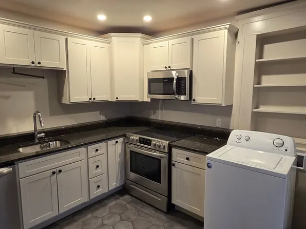 50 Broad St #3, Norwich, CT 06360