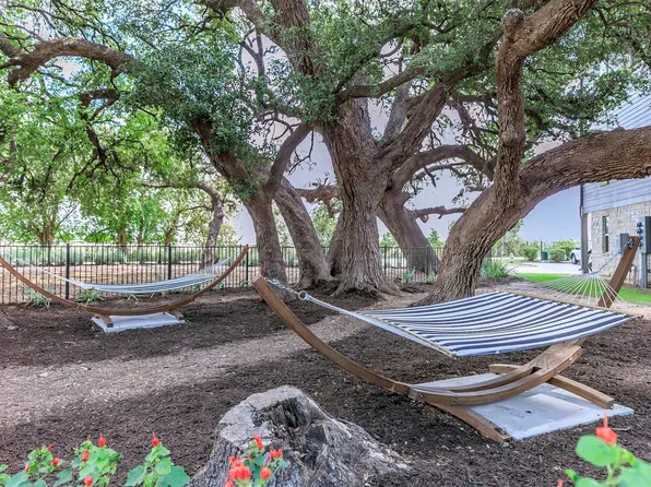 428 Leo Ln, Leander, TX 78641