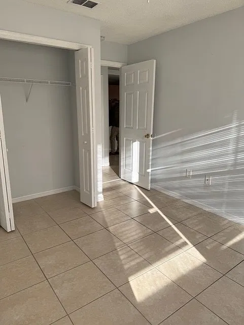 3 bed, 1100 sqft, $1,900 — Photo 4