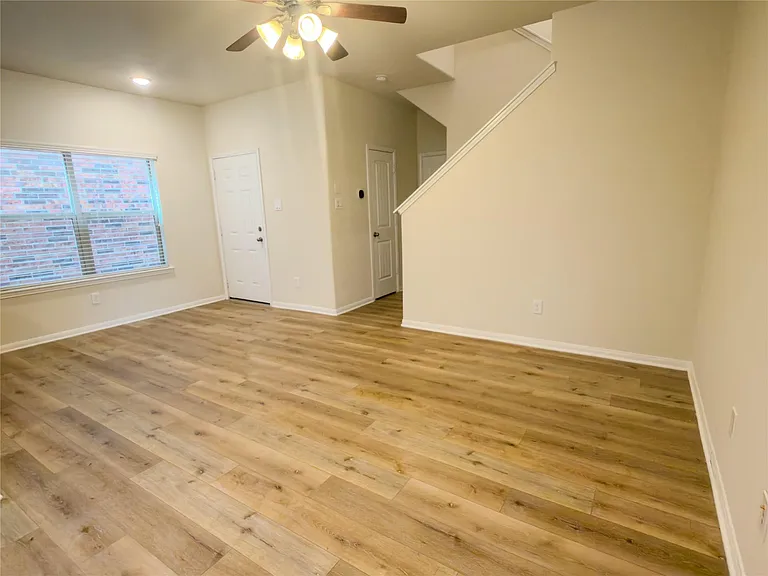 17035 Amarose Dr — Photo 8