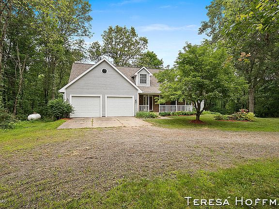 3rd image of 239 River Pine Dr NE