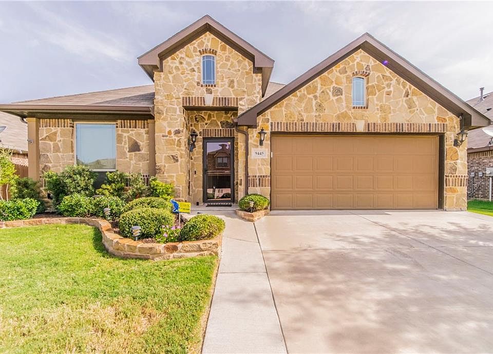 1st image of 9445 Cypress Lake Dr