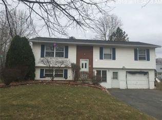 17 Musket Ln, Rochester, NY 14624