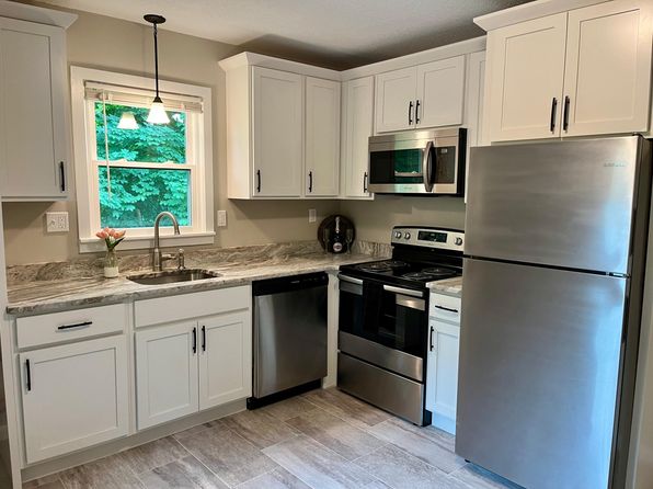 40 Pleasant St #40D
