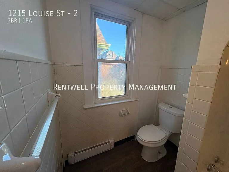 1215 Louise St #2 — Photo 22