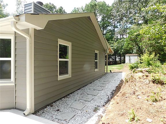 4th image of 3431 Chesterfield Ct