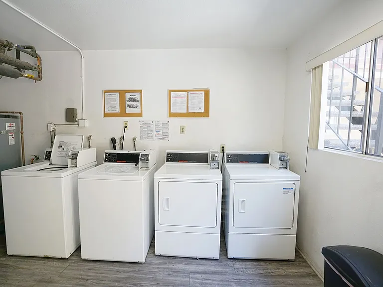 Fair Oaks 1471 — Photo 15