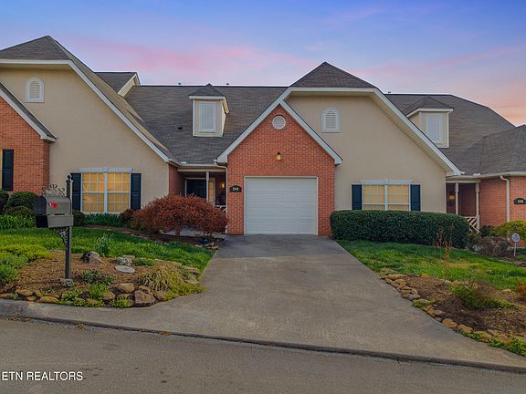 2nd image of 5940 Round Hill Ln