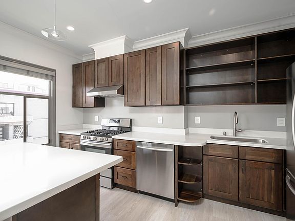 3rd image of 3300 Laguna St #12