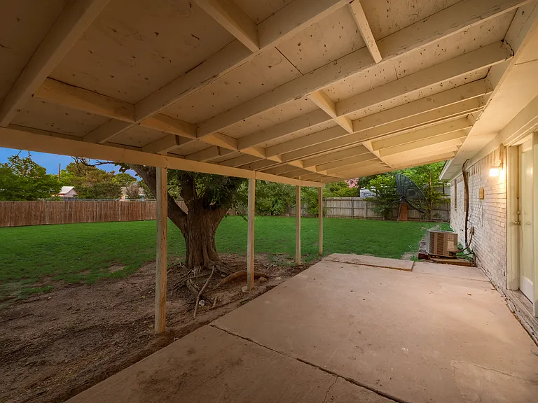 6013 Barry Dr — Photo 13