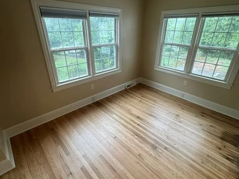205 Ashmore St — Photo 11