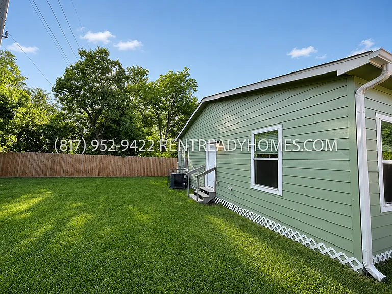 6301 Iron Rock Ave — Photo 3