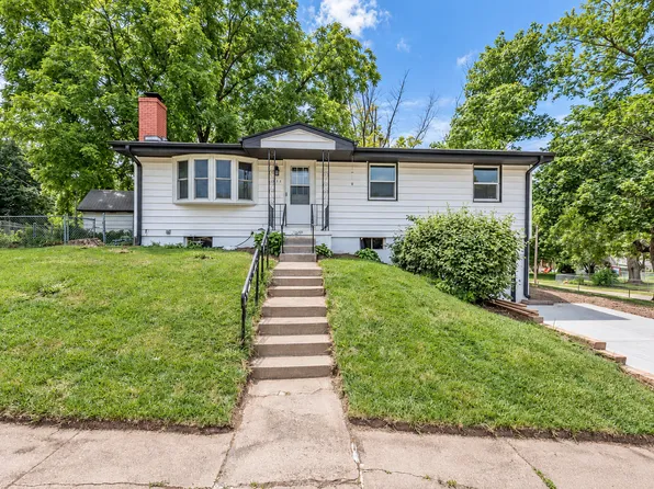 6323 Whitmore St, Omaha, NE 68152