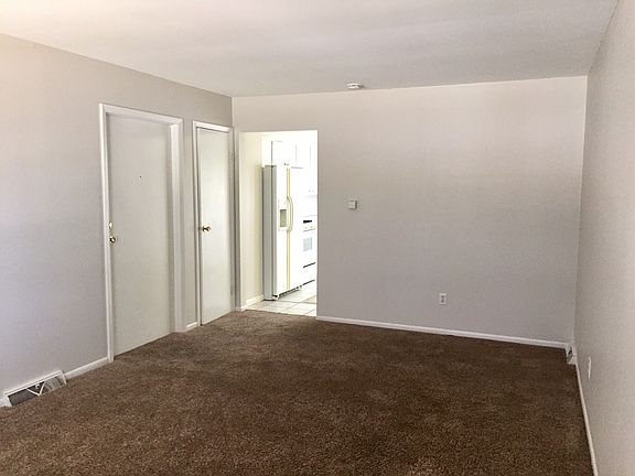 3rd image of 422 Macomb Ave NW