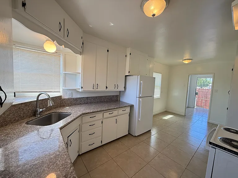 235 E Coolidge Ave #12 — Photo 29