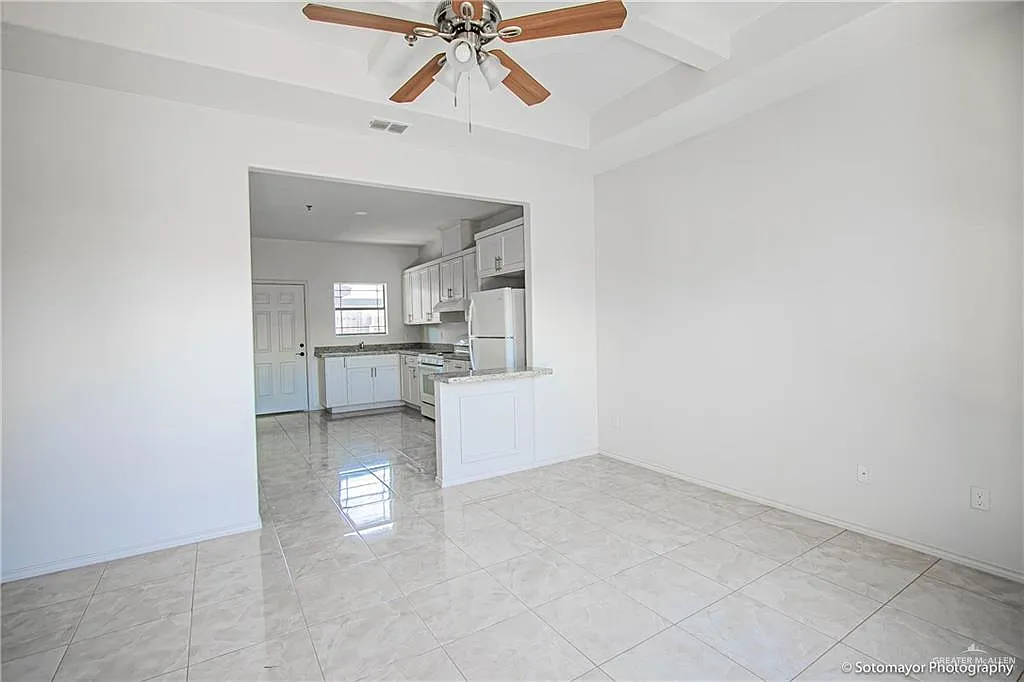 2 bed, 2.0 bath, 900 sqft, $900 — Photo 3