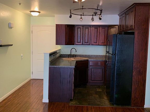 3rd image of 1044 E 400 S APT 404A