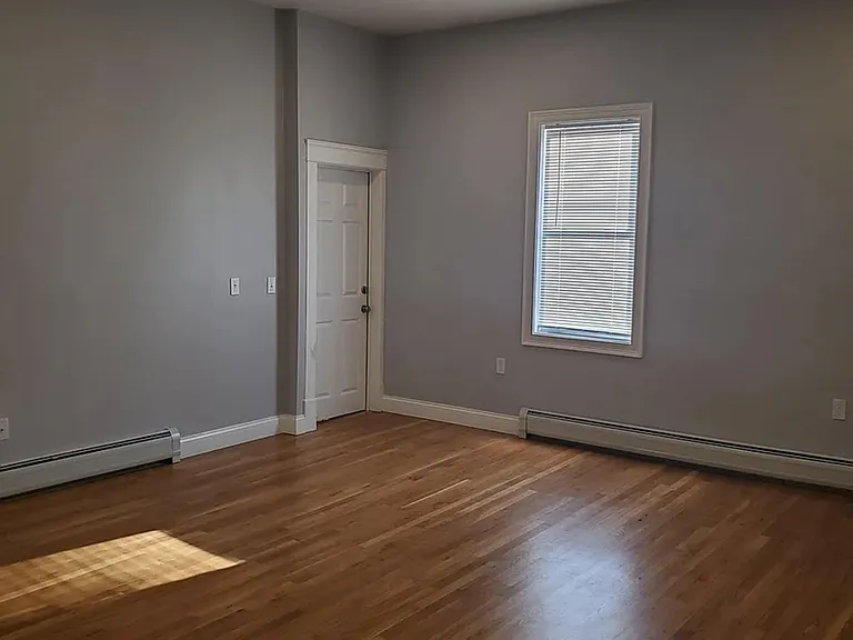384 3rd St #2 — Photo 12