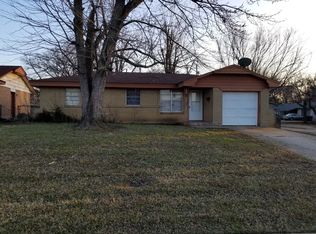 1300 Parkwoods Ter, Midwest City, OK 73110