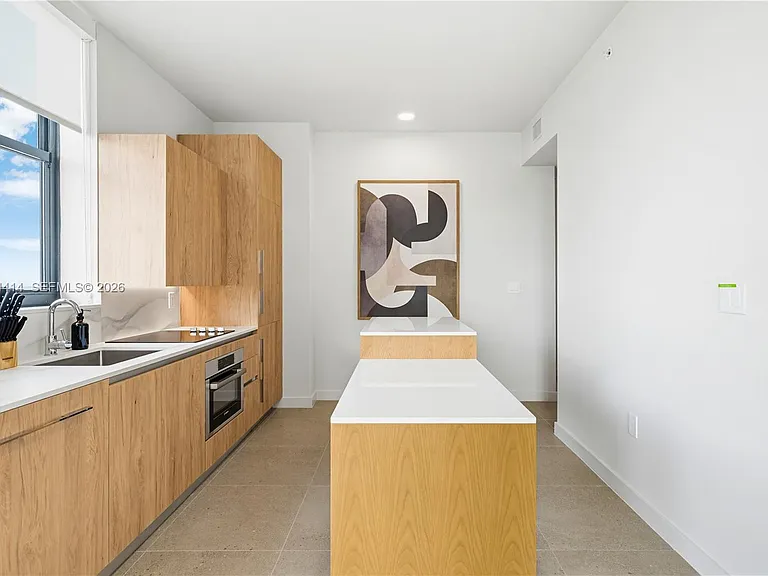 11 NE 6th St #2901 — Photo 8