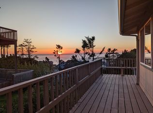 7 Garnet Pl, Pacific Beach, WA 98571