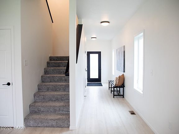 3rd image of 358 Wren Dr