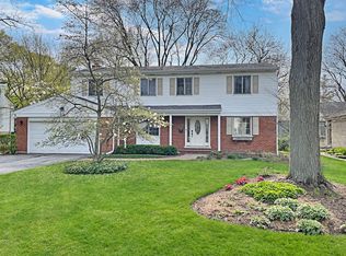 216 Sunset Ter, Lake Bluff, IL 60044