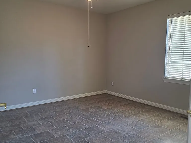 1458 Cardiff Dr — Photo 9