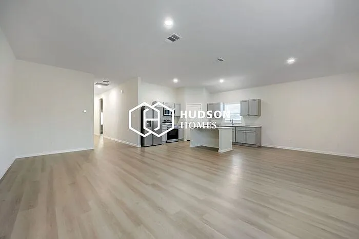 1601 Annabelle St — Photo 2