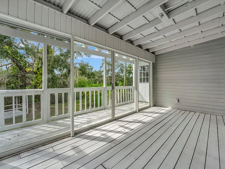 631 Harbor Ave — Photo 30