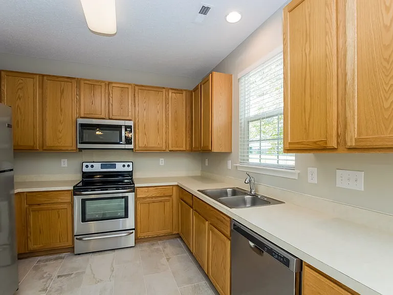 4521 Hyperion Ct — Photo 6