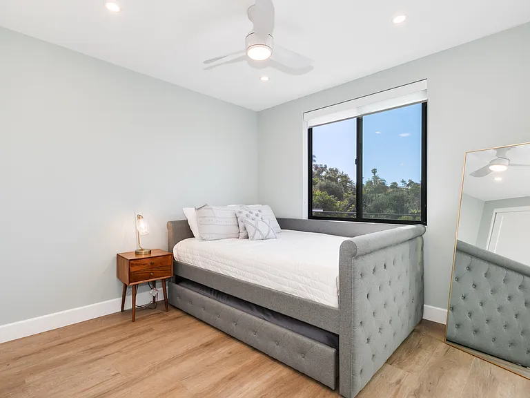3608 Oleander Dr — Photo 8