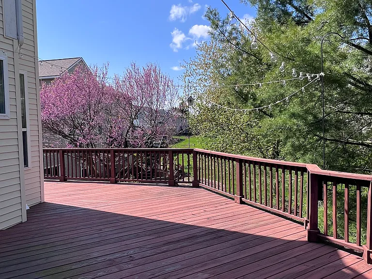 648 S Whitman Ct SE — Photo 41
