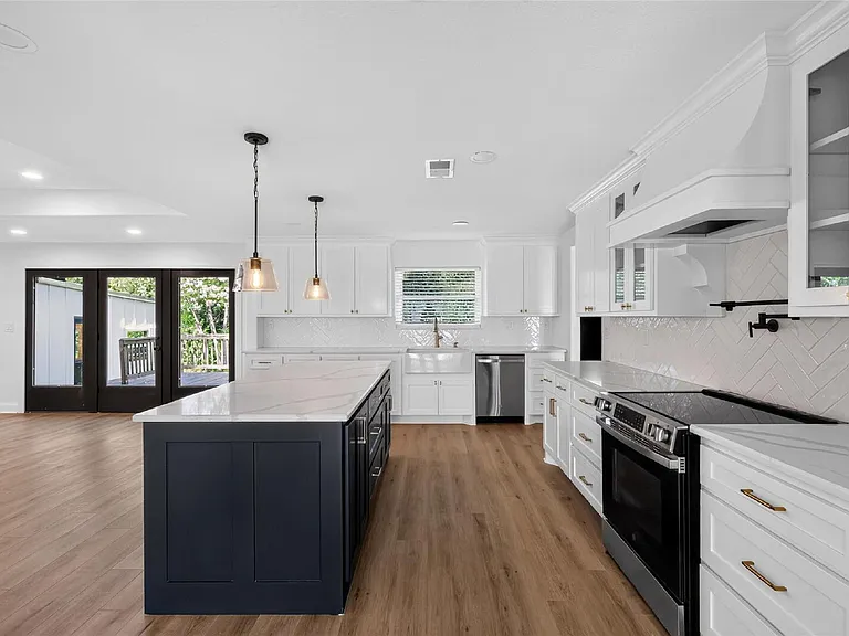 2808 Woodland Dr — Photo 8