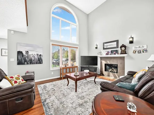209 Crystal Green Point, Okotoks, AB T1S 2K7