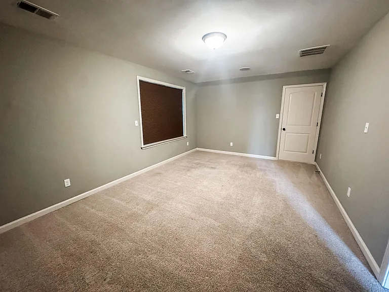 1229 Grainfield Cv — Photo 17