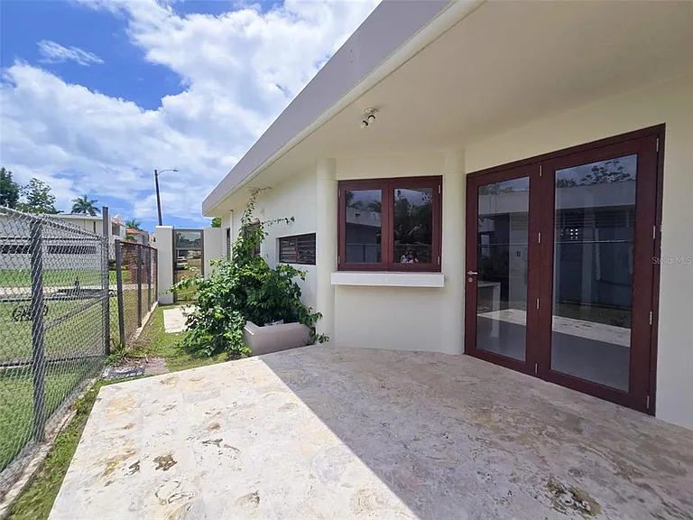 701 Calle Azorin — Photo 22