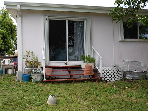 5th image of 15 E Circle Dr #A