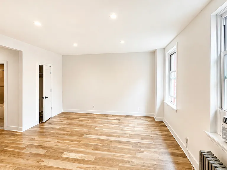 132 Franklin St #2 — Photo 6
