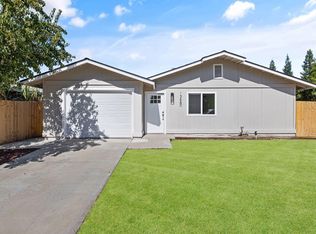 13660 3rd St, Parlier, CA 93648