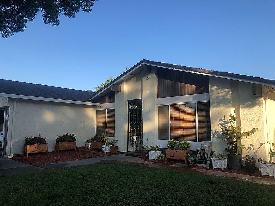 2nd image of 622 Gotham Dr